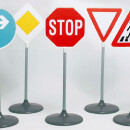 Производство и установка дорожных знаков