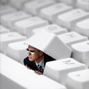 Интернет шпионаж: Apple разводит руками